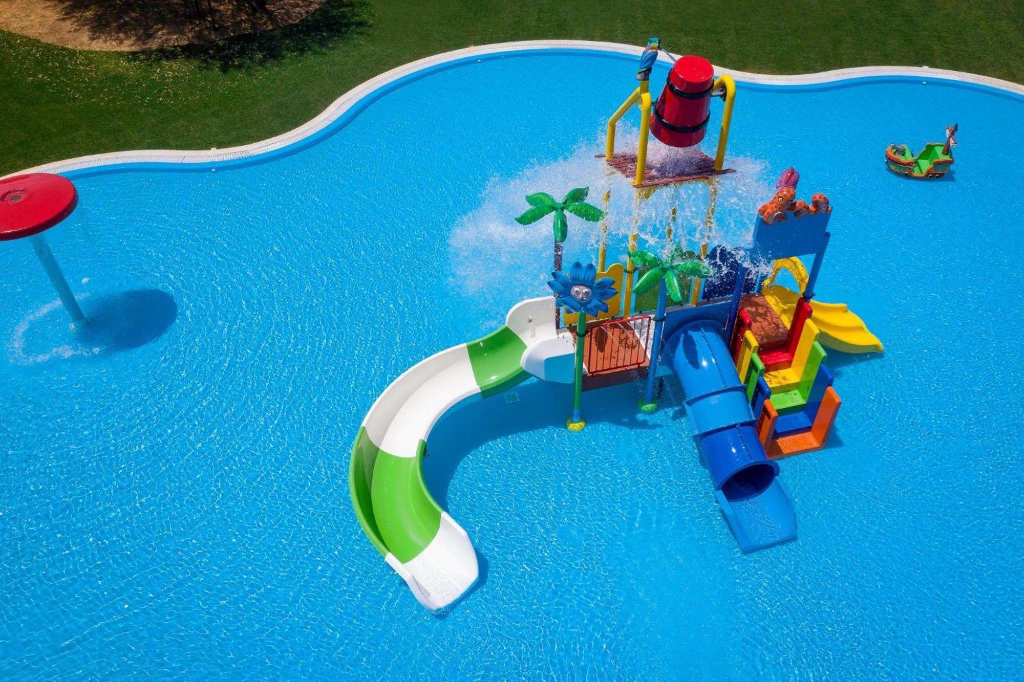 מלון Tivoli Alvor Algarve מראה חיצוני תמונה Aerial view of the water park